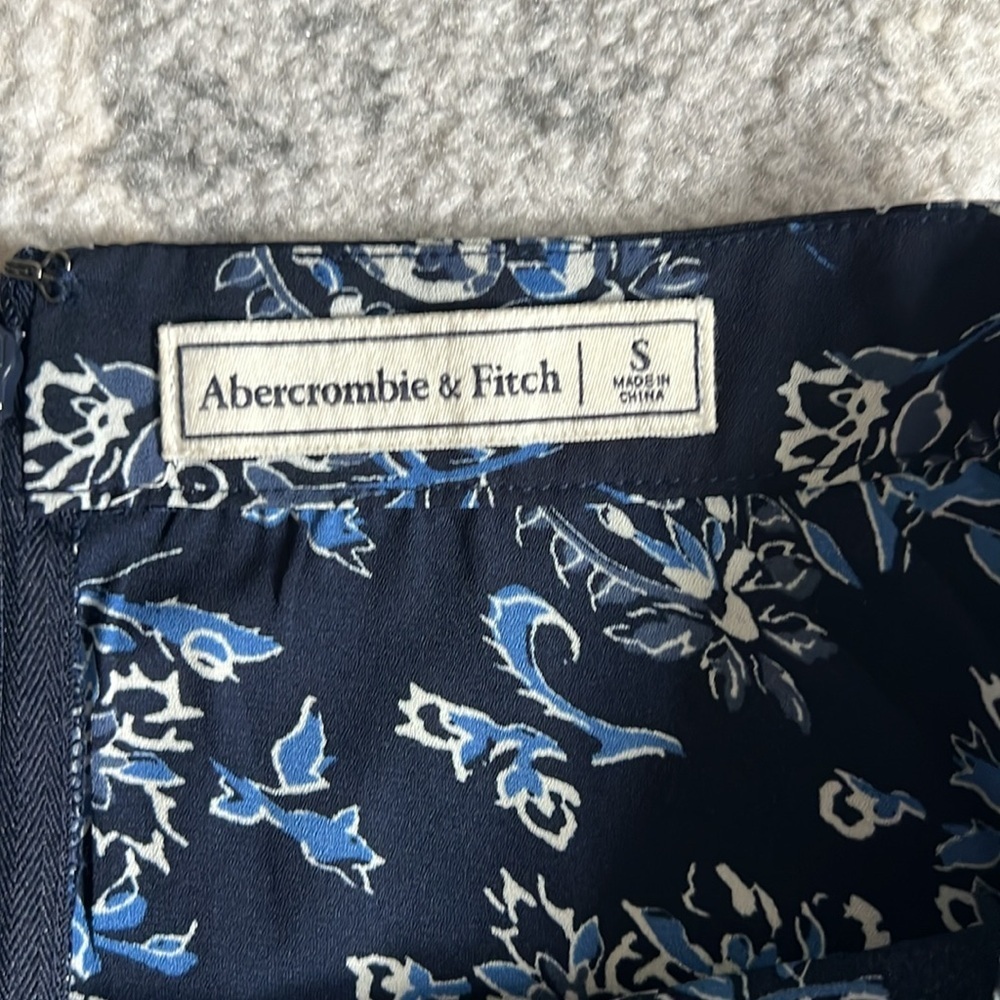 Abercrombie and Fitch Paisley Maxi Skirt - Picture 6 of 11